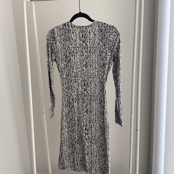 {Banana Republic} Faux Wrap Petite Dress - Picture 2 of 10